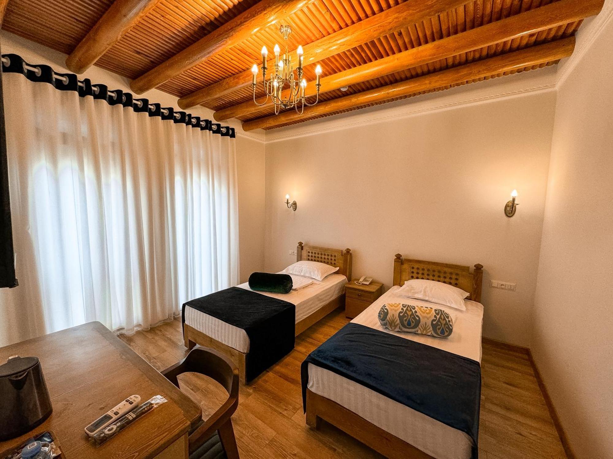 Duston Boutique XIX Century Rooms Bukhara Exterior photo